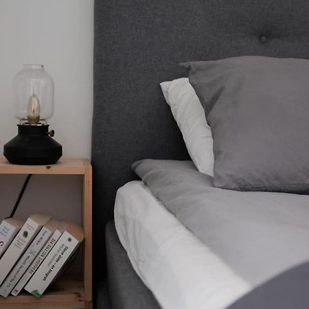 شقة Cozy Penthouse Loft - Near The Airport فانتا المظهر الخارجي الصورة