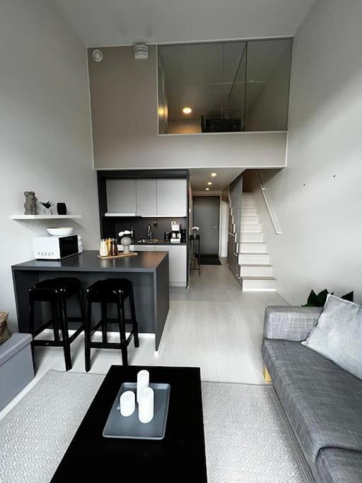 شقة Cozy Penthouse Loft - Near The Airport فانتا المظهر الخارجي الصورة