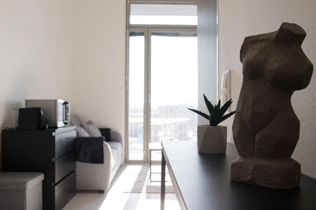 شقة Cozy Penthouse Loft - Near The Airport فانتا المظهر الخارجي الصورة