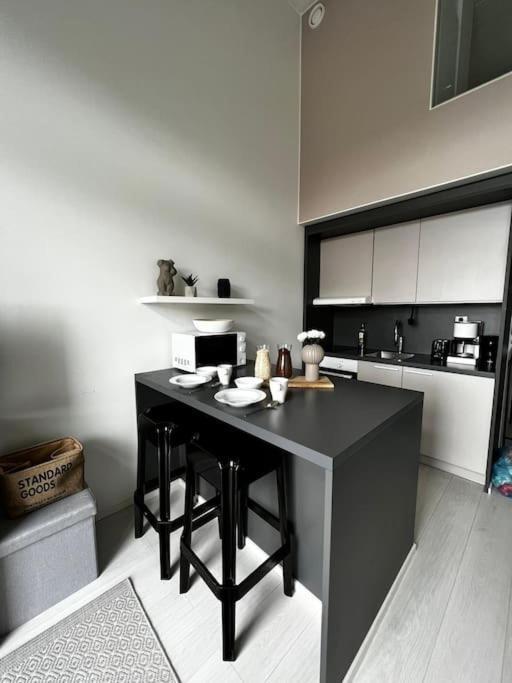 شقة Cozy Penthouse Loft - Near The Airport فانتا المظهر الخارجي الصورة