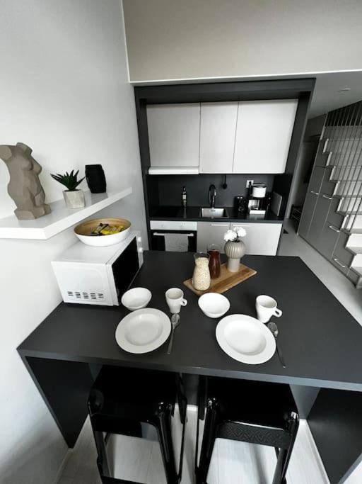 شقة Cozy Penthouse Loft - Near The Airport فانتا المظهر الخارجي الصورة
