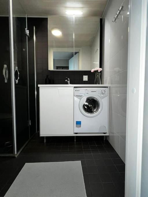 شقة Cozy Penthouse Loft - Near The Airport فانتا المظهر الخارجي الصورة